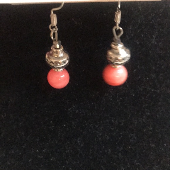 Basic Earrings Christopher & Banks Coral Color - Picture 3 of 5